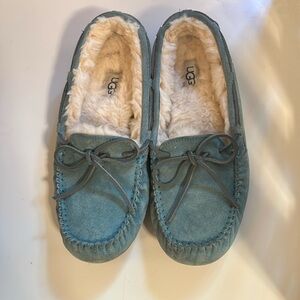 UGG women’s Dakota wool lined, suede slippers in teal, size 6